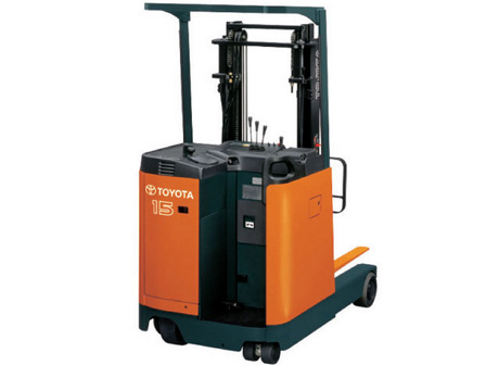 Xe nâng điện Reach Truck Toyota Đứng lái